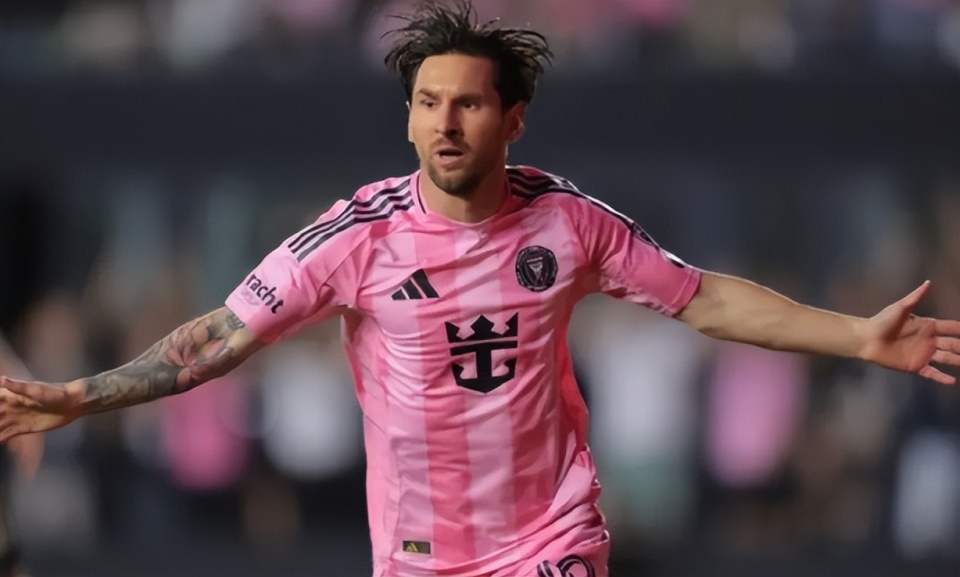 然而, 梅西的续约, 月的肌肉伤